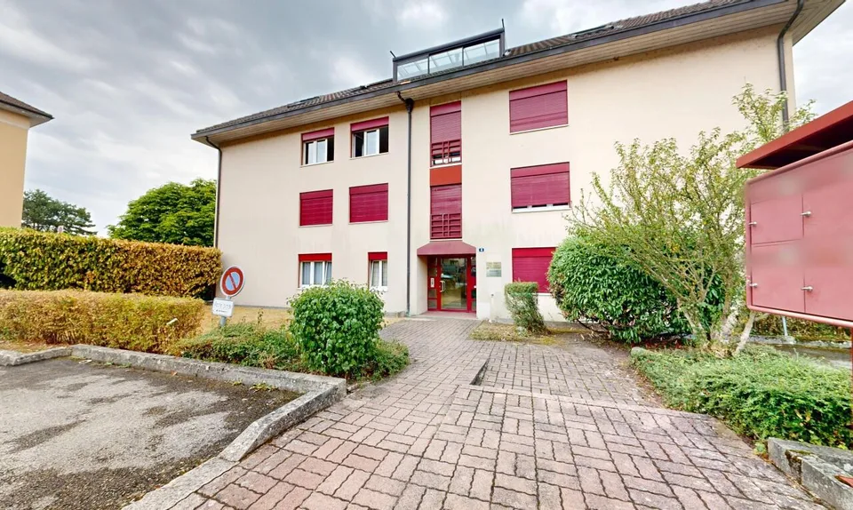 Appartement 5.5 pces lumineux avec vue lac et calme à Neuchâtel