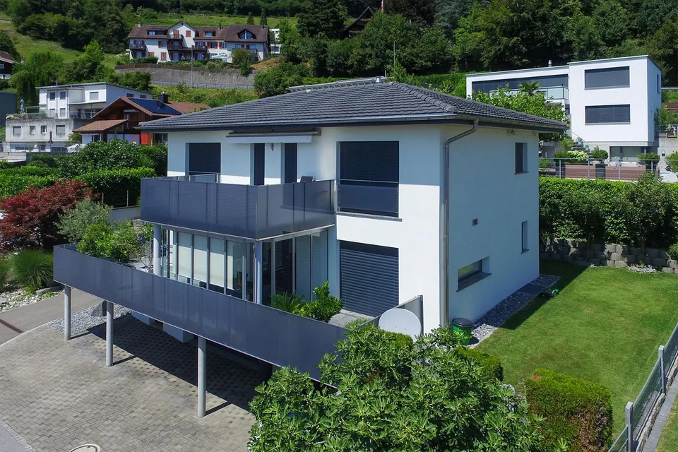 Grosszügiges Einfamilienhaus an ruhiger, sonniger Lage