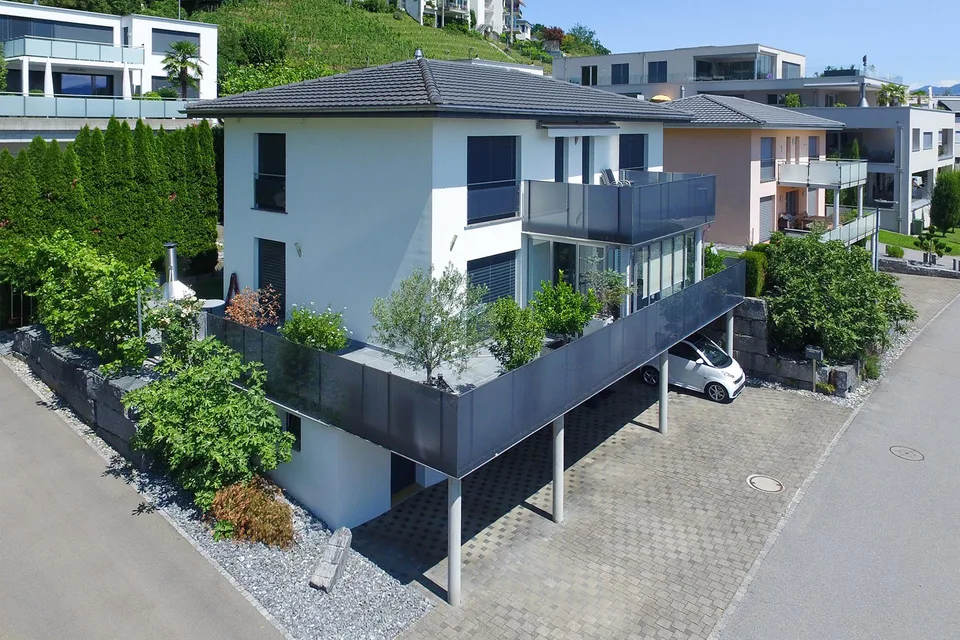 Grosszügiges Einfamilienhaus an ruhiger, sonniger Lage