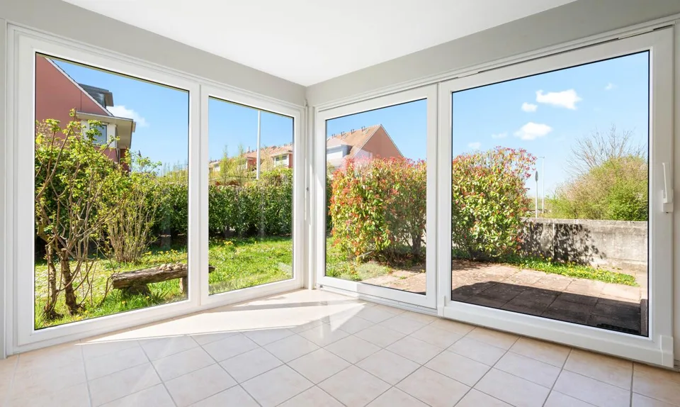 Charmantes Reiheneckhaus mit Garten in ruhiger Lage von Oberwil
