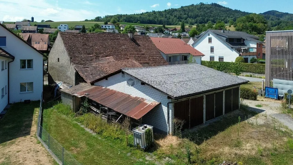 Vielfältige Möglichkeiten auf grosszügigem Grundstück
