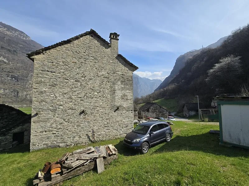 Spacious and sunny with large plot