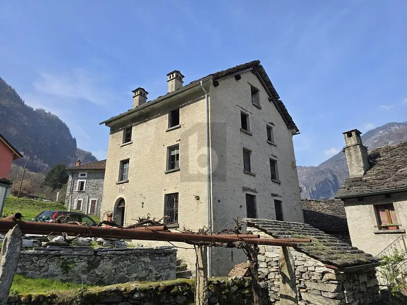 Spacious and sunny with large plot