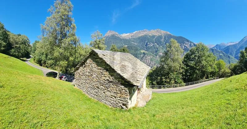 CON VISTA TRA SOLE E NATURA