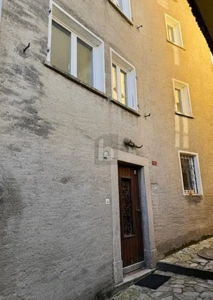 SPAZIOSA CASA DI NUCLEO