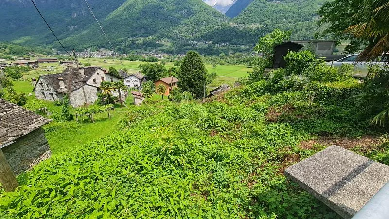 EDIFICABILE IN POSIZIONE SOLEGGIATA E CON VISTA APERTA