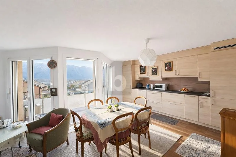 SPACIOUS, CALM & CLOSE TO NATURE