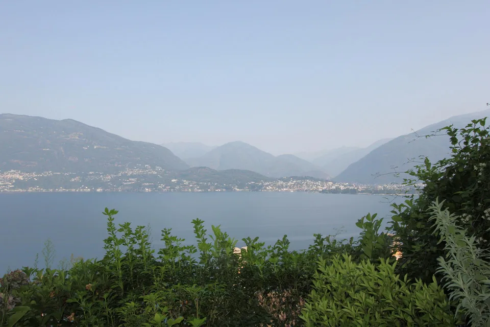 Bezaubernde Gartenwohnung mit Blick auf den Lago Maggiore – Foto 8 von 8