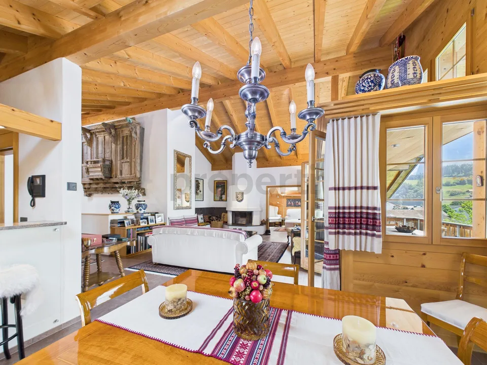 Luxuriöse und elegante 6.5-Zimmer Dachwohnung in Meiringen