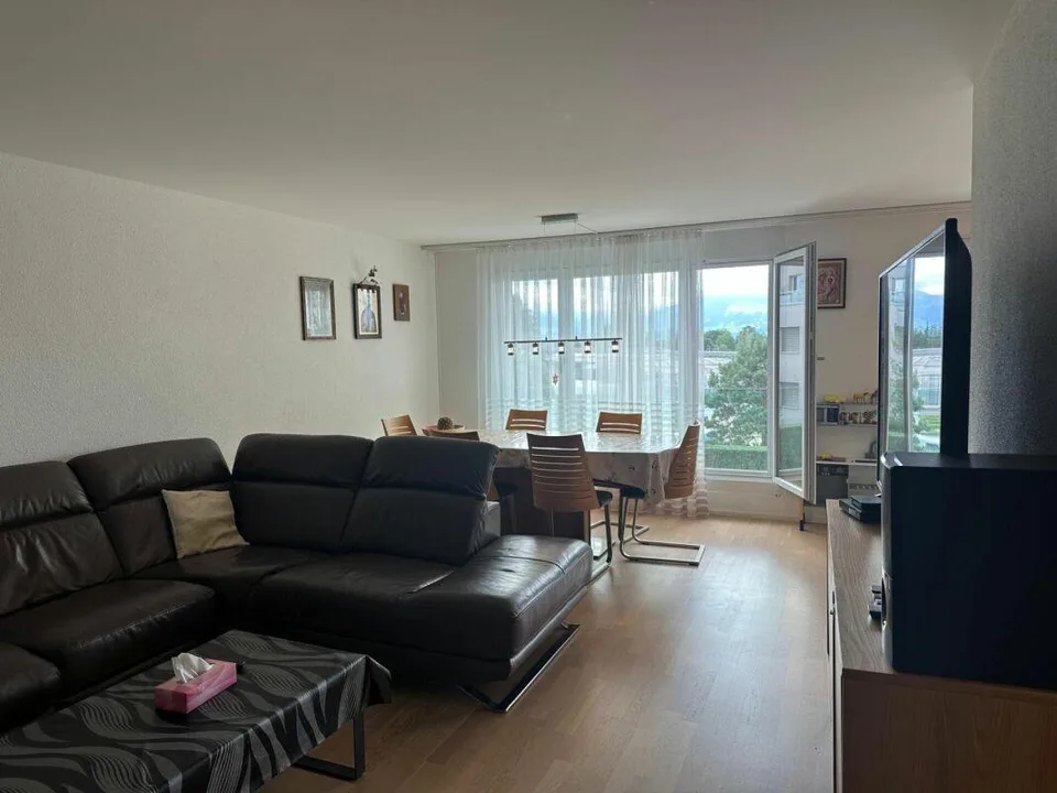 Grosszügige 3.5-Zimmer-Wohnung an ruhiger Lage