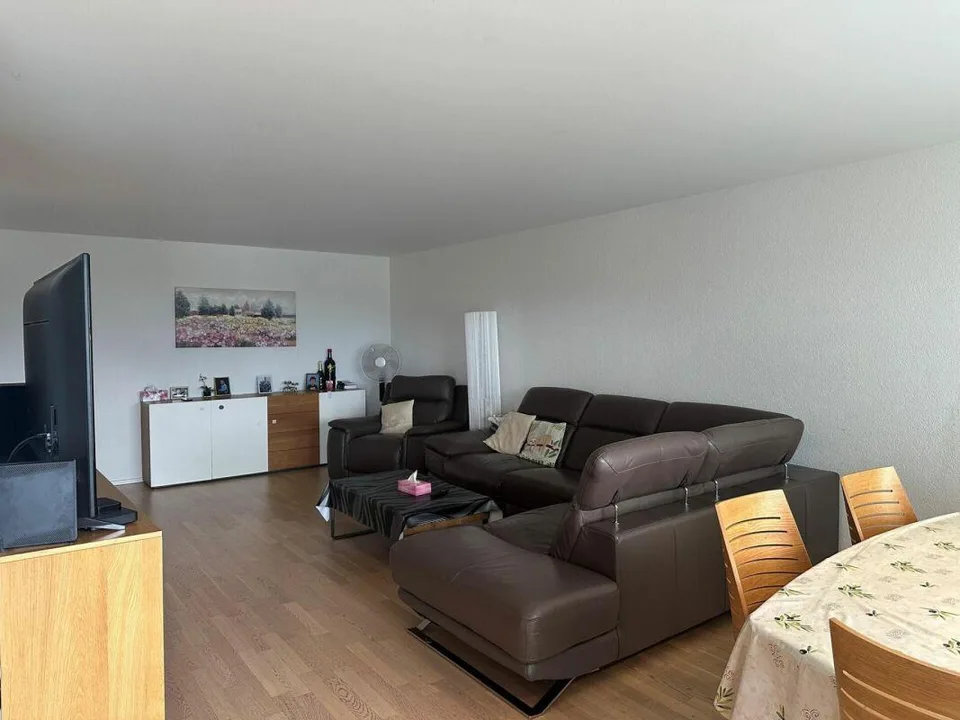 Grosszügige 3.5-Zimmer-Wohnung an ruhiger Lage