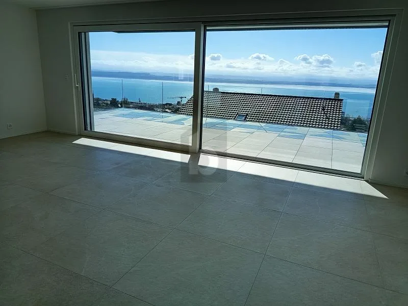 MODERNO, LUMINOSO & CONFORTEVOLE