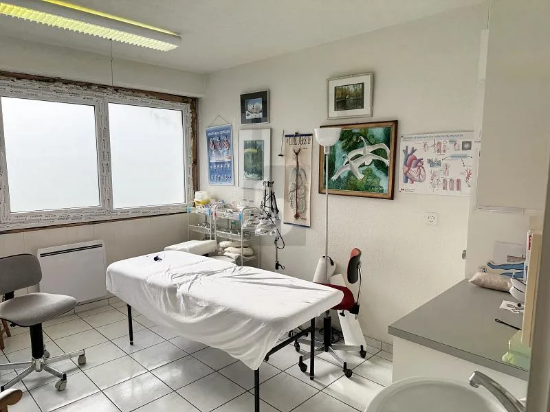 SPACIEUX CABINET MEDICAL !
