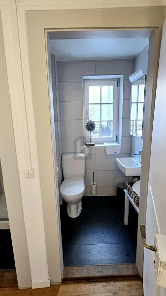 BUREAU AU CUR DE LA VIEILLE VILLE DE MORAT