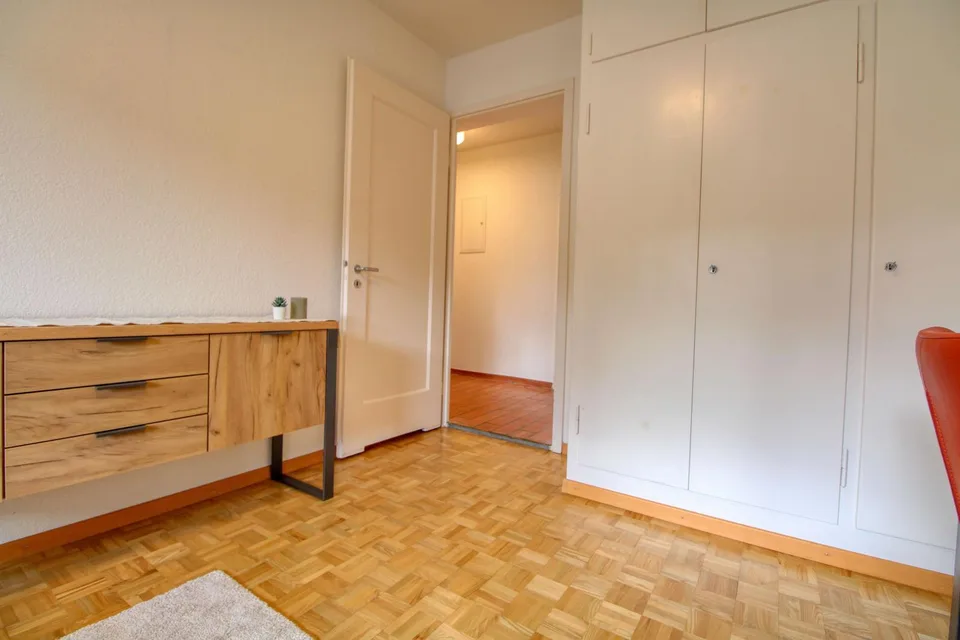 Quiet Urban Retreat Close to University in Irchel