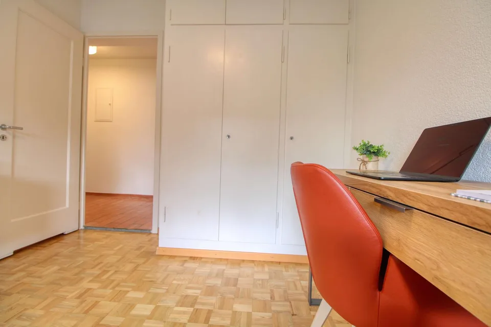 Quiet Urban Retreat Close to University in Irchel