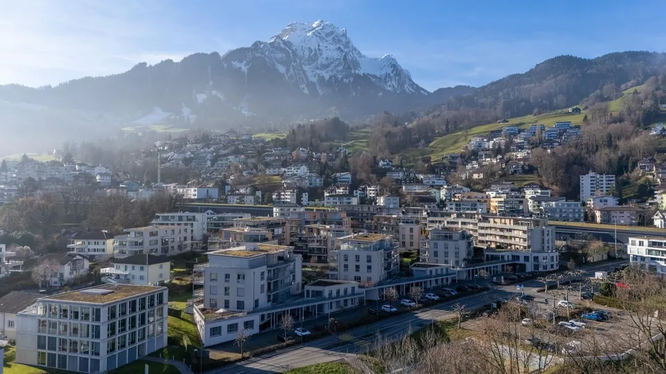 Geschäftsliegenschaft / Büro / Praxis an ruhiger Lage in Hergiswil