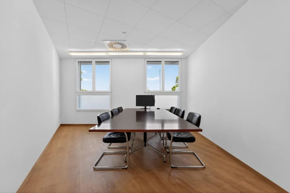 Geschäftsliegenschaft / Büro / Praxis an ruhiger Lage in Hergiswil – photo 8 sur 13
