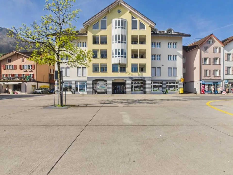 Attraktive Anlageimmobilie an bester Lage in Beckenried – Gewerbefl...