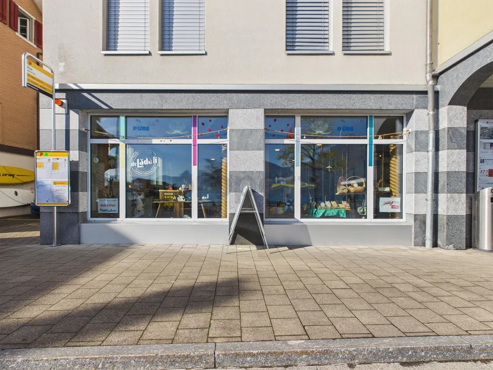 Attraktive Anlageimmobilie an bester Lage in Beckenried – Gewerbefl...