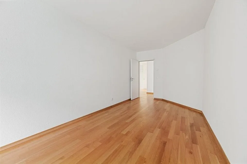 Sunny family apartment in a green area
