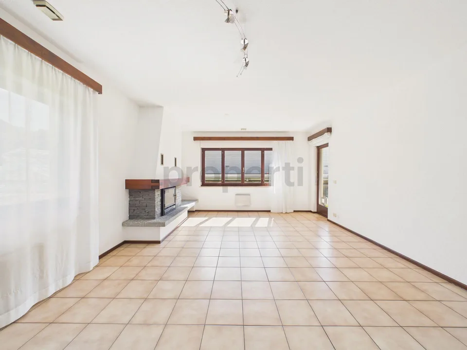 4.5-room apartment with garage in semi-detached house