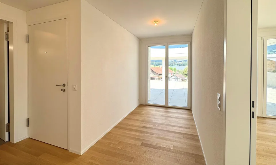 Moderne 2.5-Zimmer-Attikawohnung in Matten, Sarnen – Foto 4 von 12