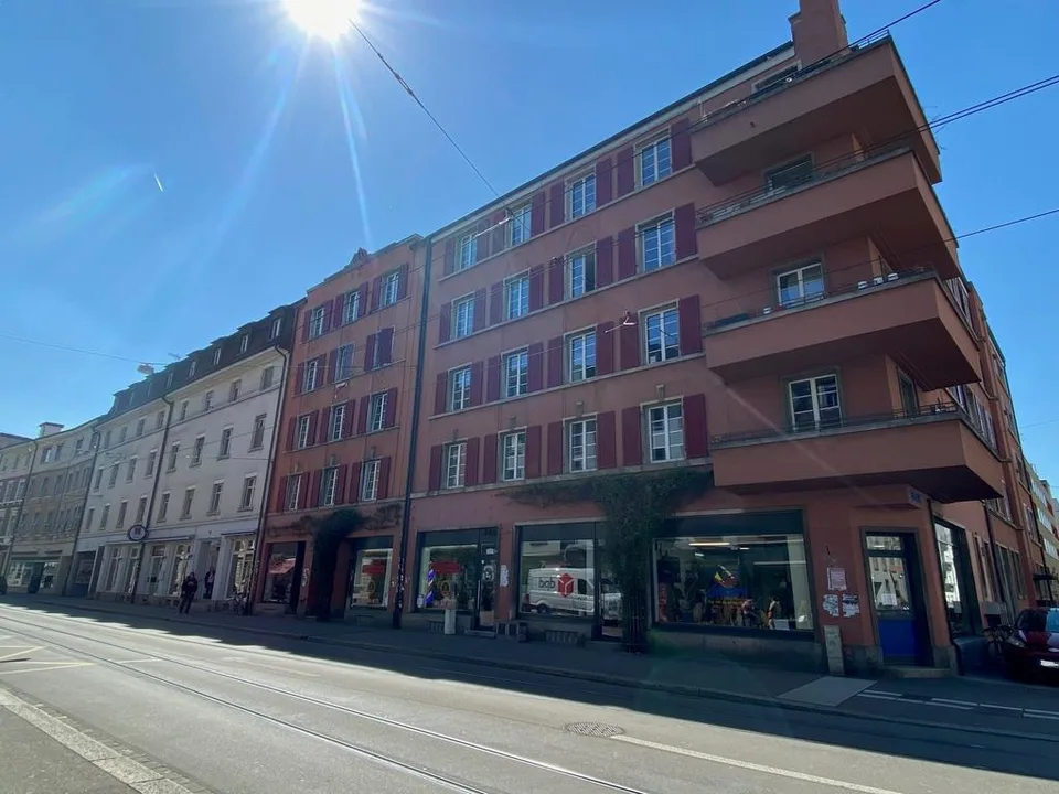 Zentrale Wohnung im 5. OG mit Balkon
