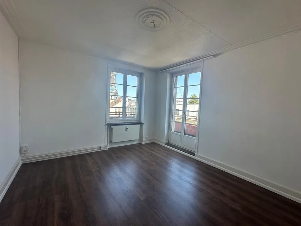 Zentrale Wohnung im 5. OG mit Balkon