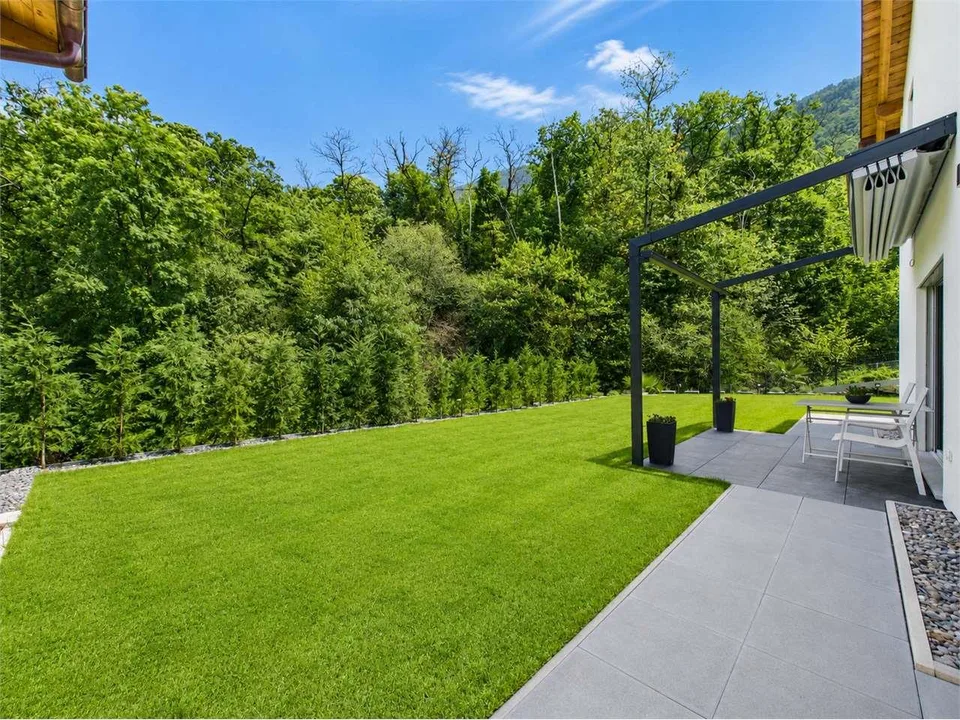 Moderne Villa mit großem Garten in Sant'Antonino – Foto 6 von 13