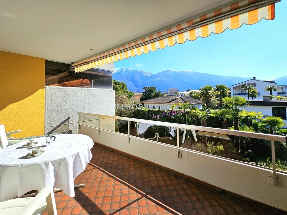 Appartement de vacances lumineux et calme avec grand balcon, piscine commune