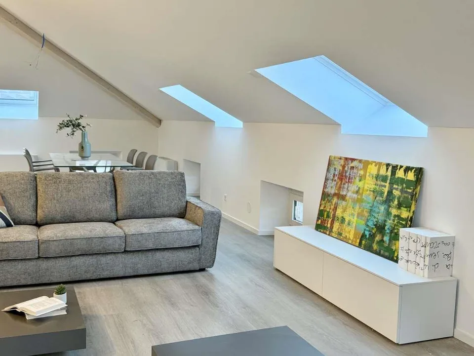 Penthouse complètement rénové et climatisé – photo 10 sur 14