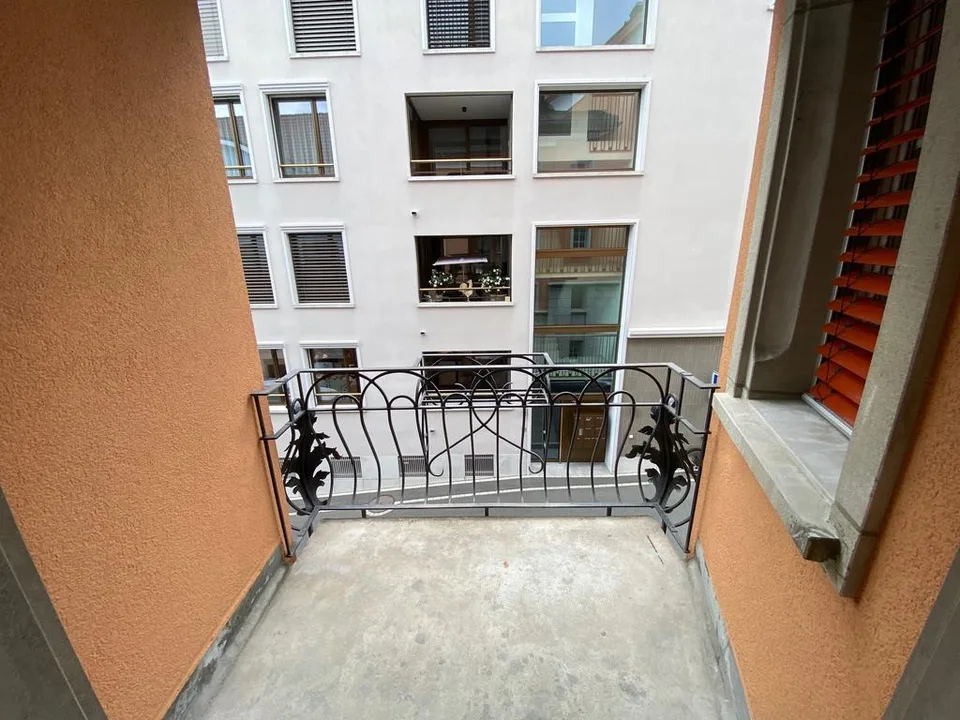 Helle Wohnung mit Balkon mitten im Dorfkern