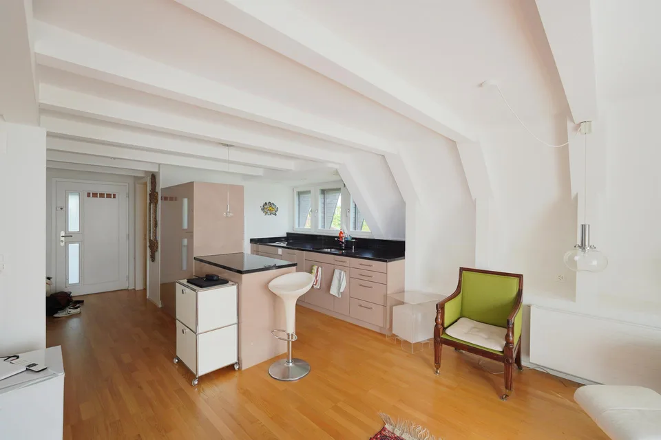 Fernsicht atemberaubend: Gepflegtes freistehendes Haus