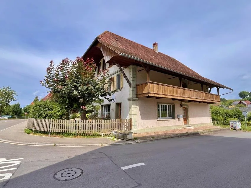Grand bâtiment résidentiel / ancien restaurant avec Spycher – photo 27 sur 27