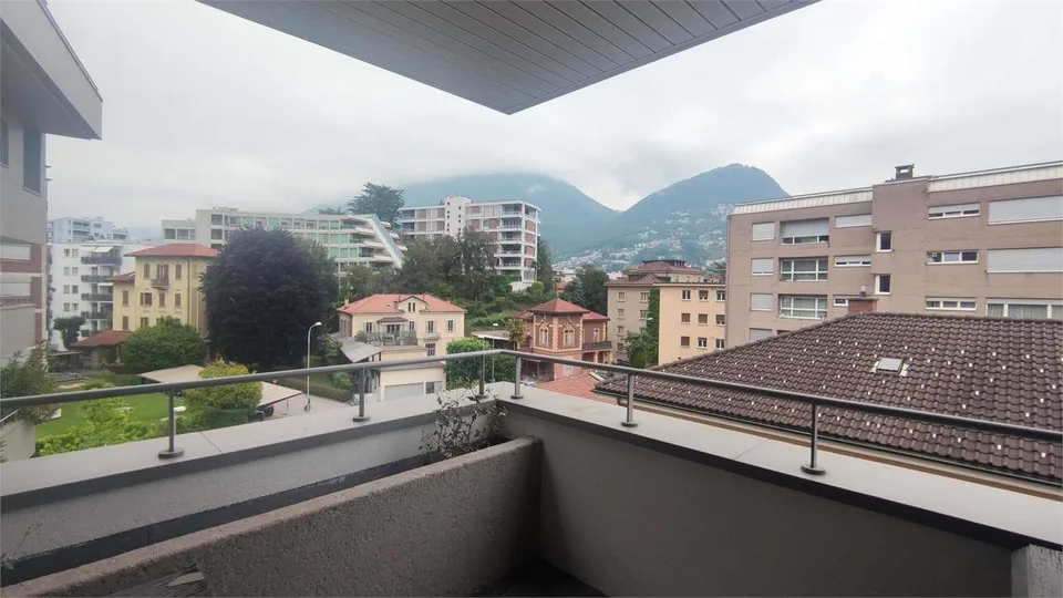 Lugano (Via Olgiati 3) - Grazioso 2.5 Locali Arredato con Terrazzo, Vi
