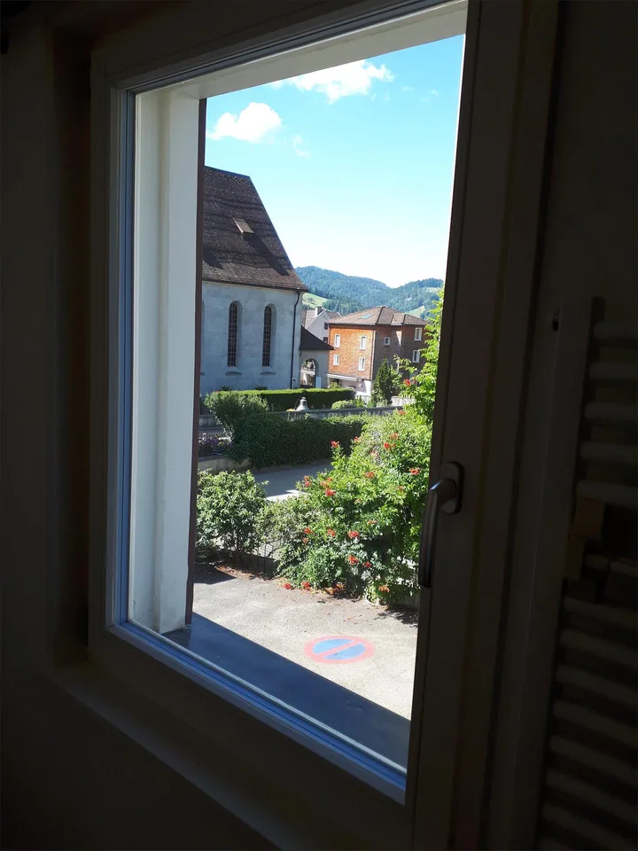 schöne und helle 4.0 Zi-Whg mitten im Dorf