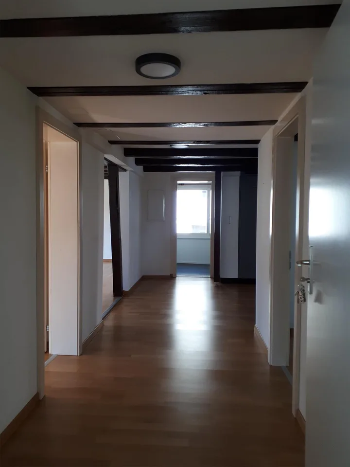 schöne und helle 4.0 Zi-Whg mitten im Dorf