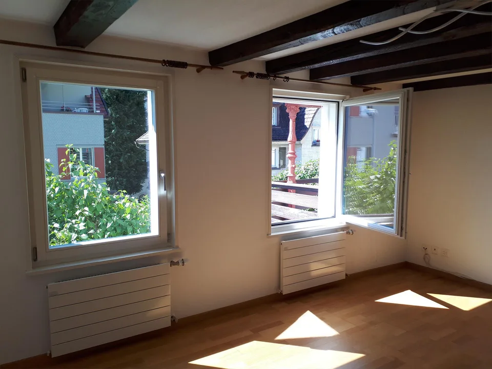 schöne und helle 4.0 Zi-Whg mitten im Dorf