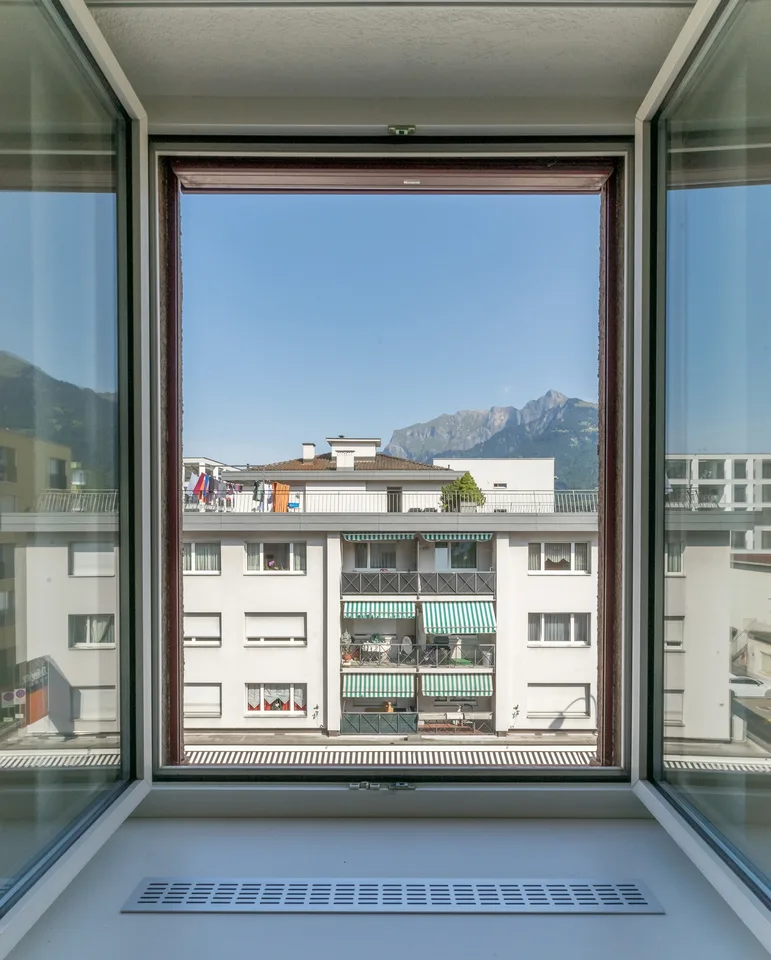 schönes, möbliertes Zimmer