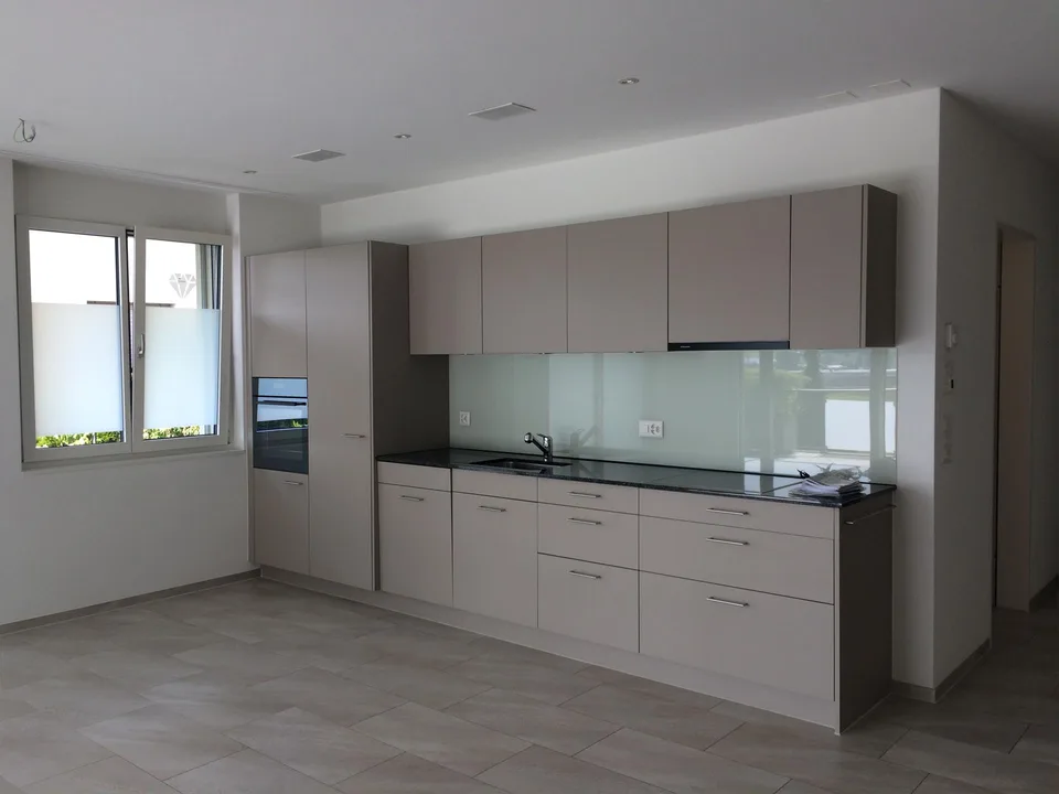 2.5 Zi-Wohnung inkl. Garagenplatz und mit grosszügigen Balkon (40 m2)