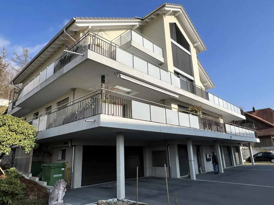 2.5 Zi-Wohnung inkl. Garagenplatz und mit grosszügigen Balkon (40 m2)