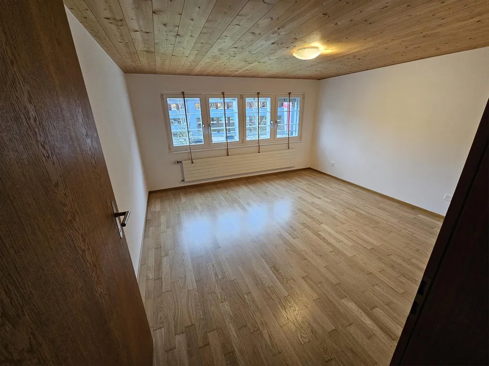 6.5 Zimmer Hausteil in renoviertem Fabrikantenhaus