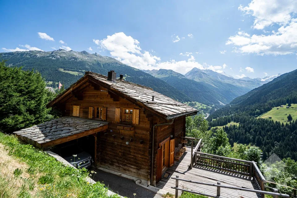 Chaleureux chalet avec cachet et vues exceptionnelles