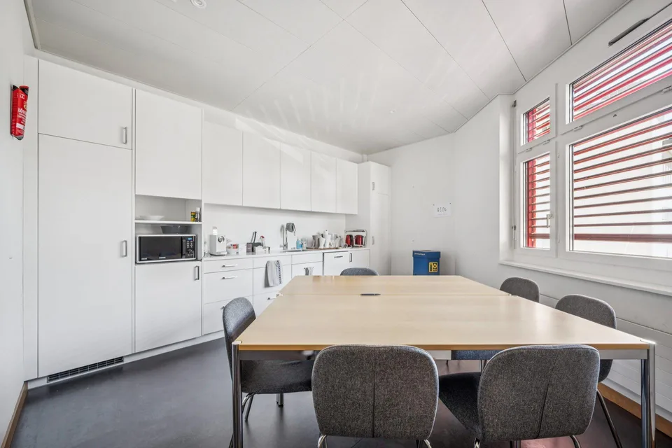 Büroflächen an Toplage beim Bahnhof Oerlikon – im Züri11 – photo 6 sur 12
