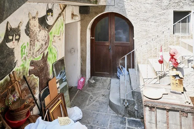 10-Zimmer-Dorfhaus mit Balkon, Innenhof und Traum-Aussicht / cas... – Foto 7 von 14