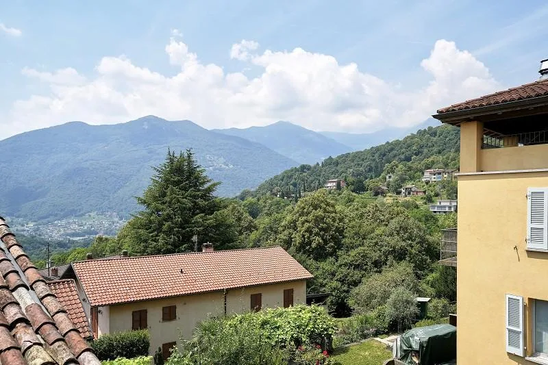 10-Zimmer-Dorfhaus mit Balkon, Innenhof und Traum-Aussicht / cas... – Foto 11 von 14