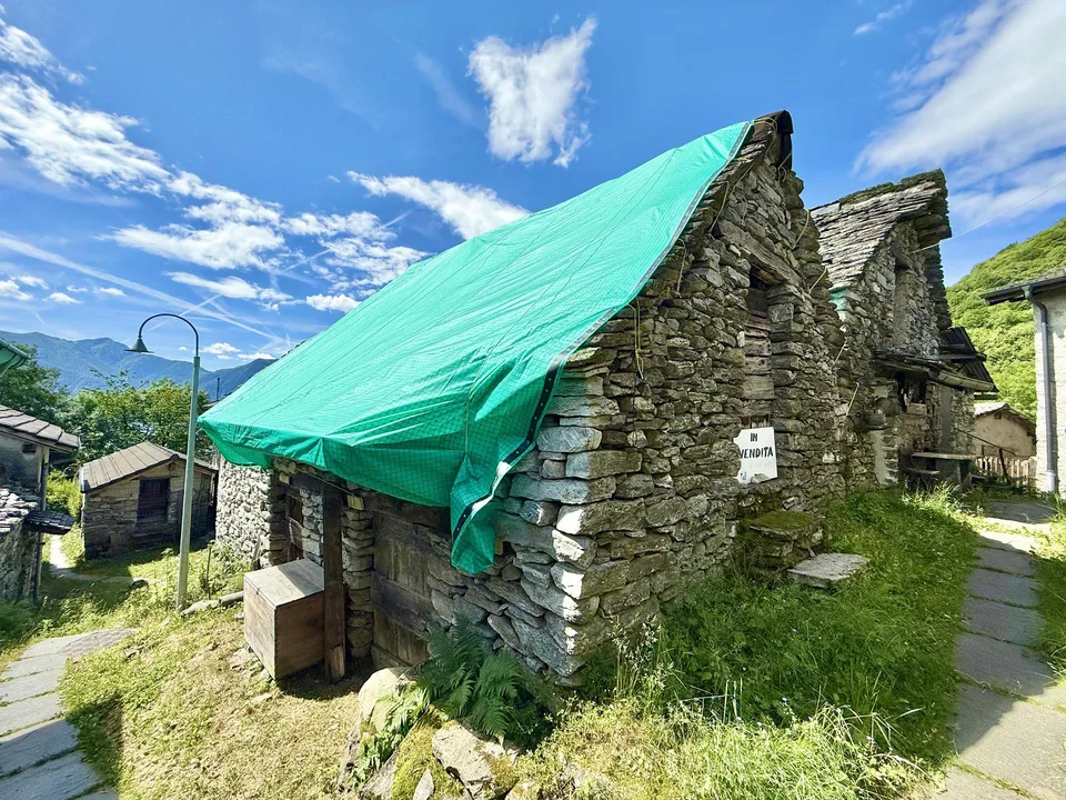 Rustico in pietra da riattare / Naturstein-Rustico mit Ausbaupotenzial