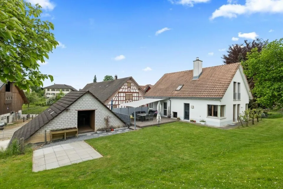 Bijou- Pferdeparadies! Einfamilienhaus mit Pferdestall
