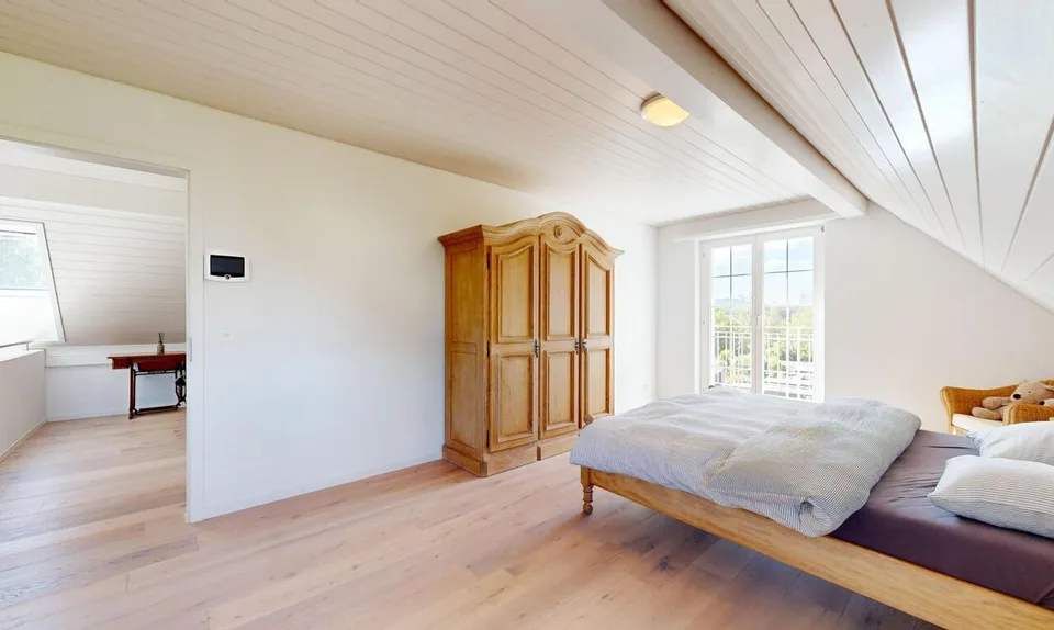 Freistehendes Einfamilienhaus mit unverbaubarer Aussicht – Foto 7 von 13